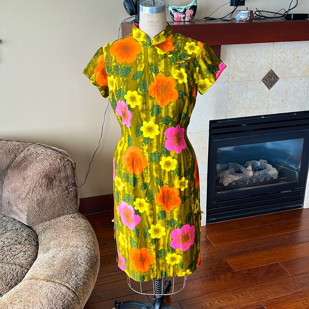 60s Sun Fashions of Hawaii wiggle dress - Picture 2 of 13